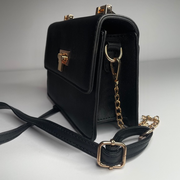 Black and Gold Crossbody Purse With Removable Strap - Picture 2 of 7